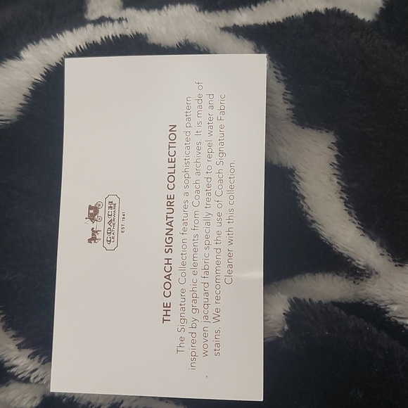 NWT Coach Wristlet - Picture 4 of 9